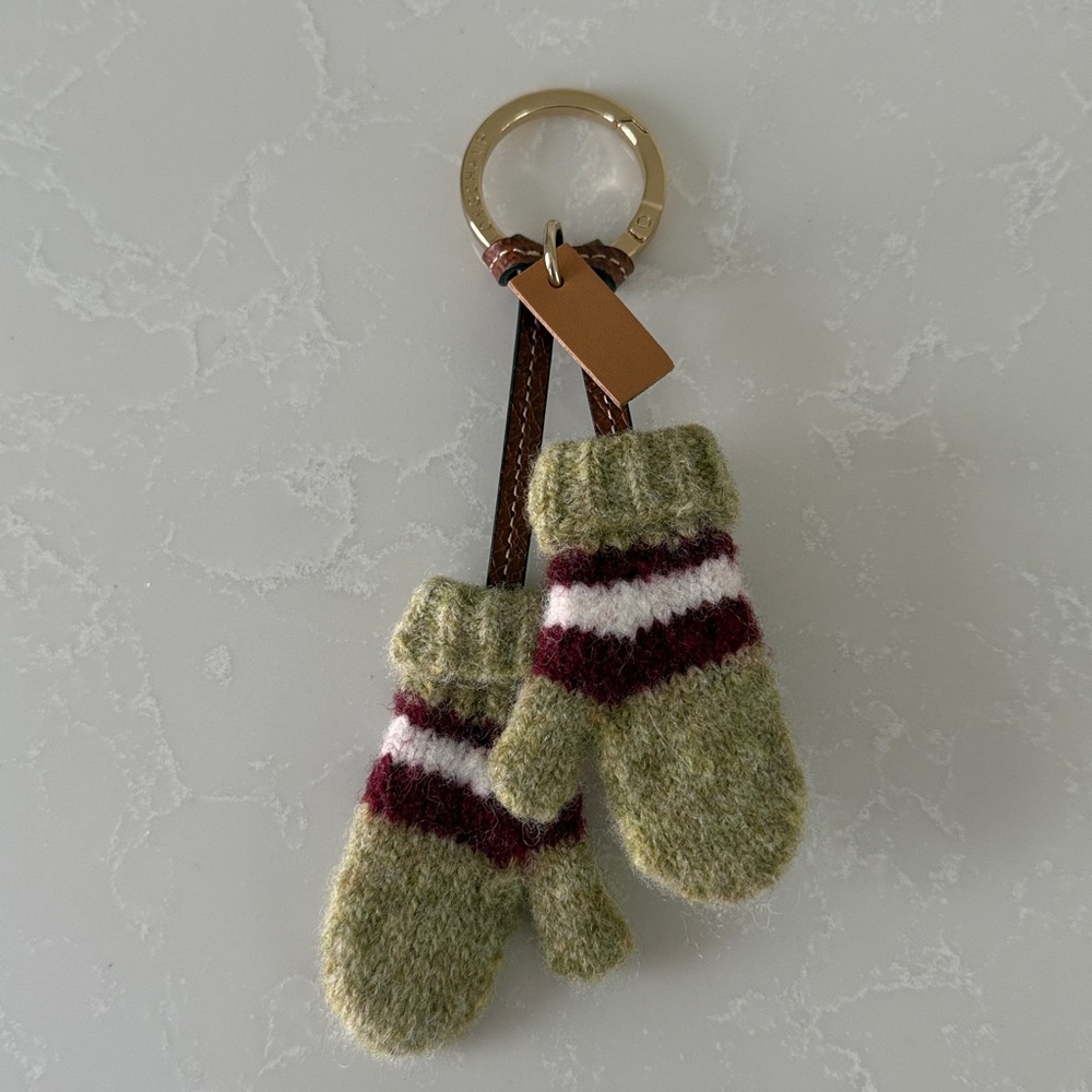 NWOT Longchamp Le Pliage Cocooning Mitten Bag Charm